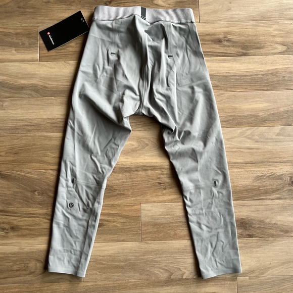 NWT Lululemon Gray License to Train Tight 21” - Picture 4 of 9